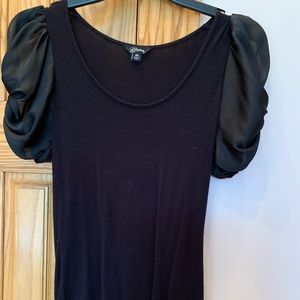 Women’s black guess top with silky sleeve